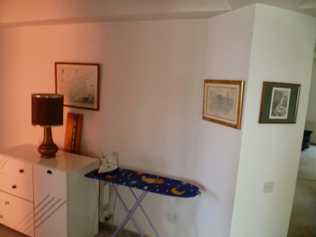 Double Room With Ensuite Bathroom At Datacom Building نيقوسيا المظهر الخارجي الصورة